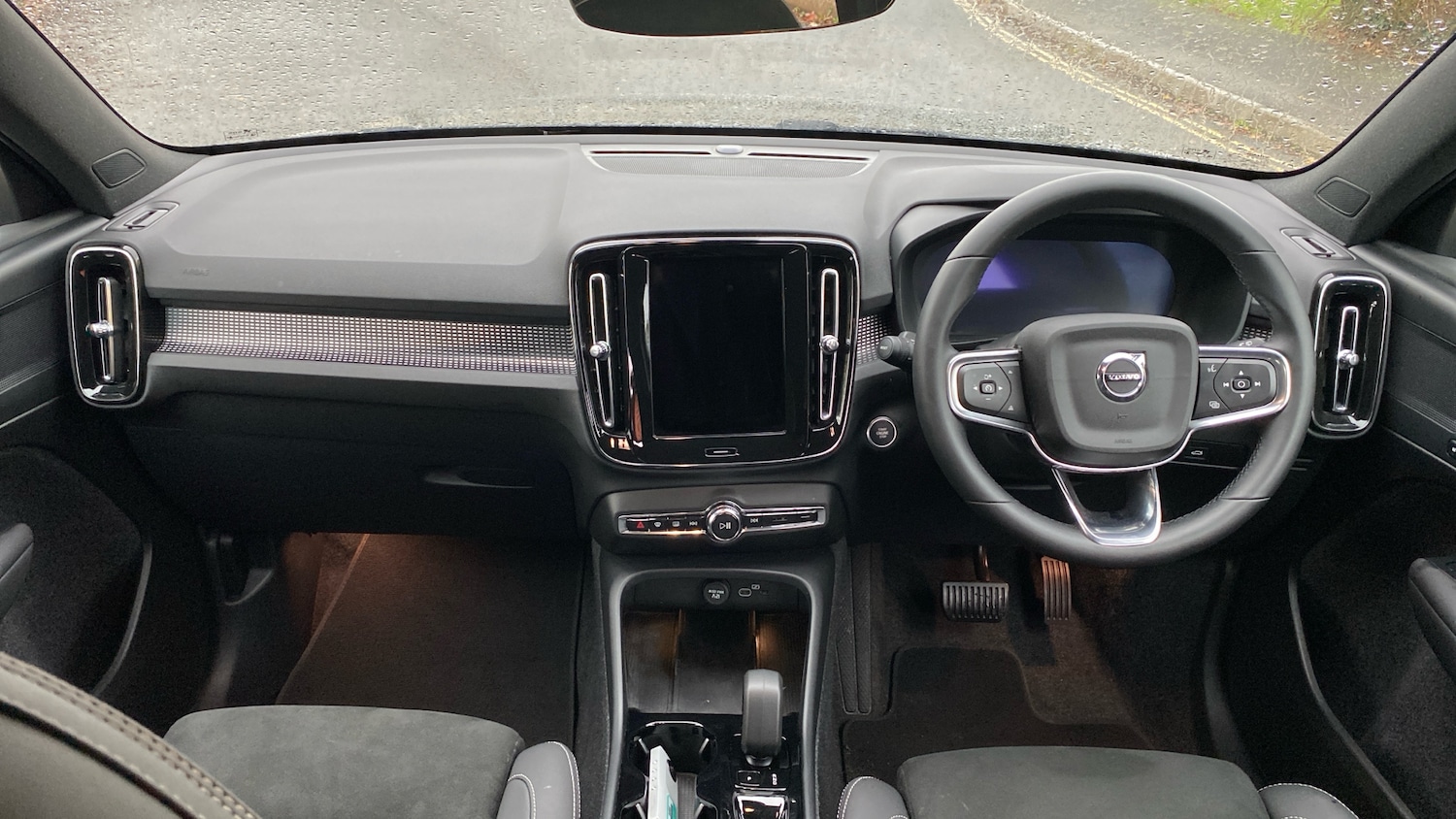 Used Volvo XC40 2025 for sale - 77589707: Photo 5