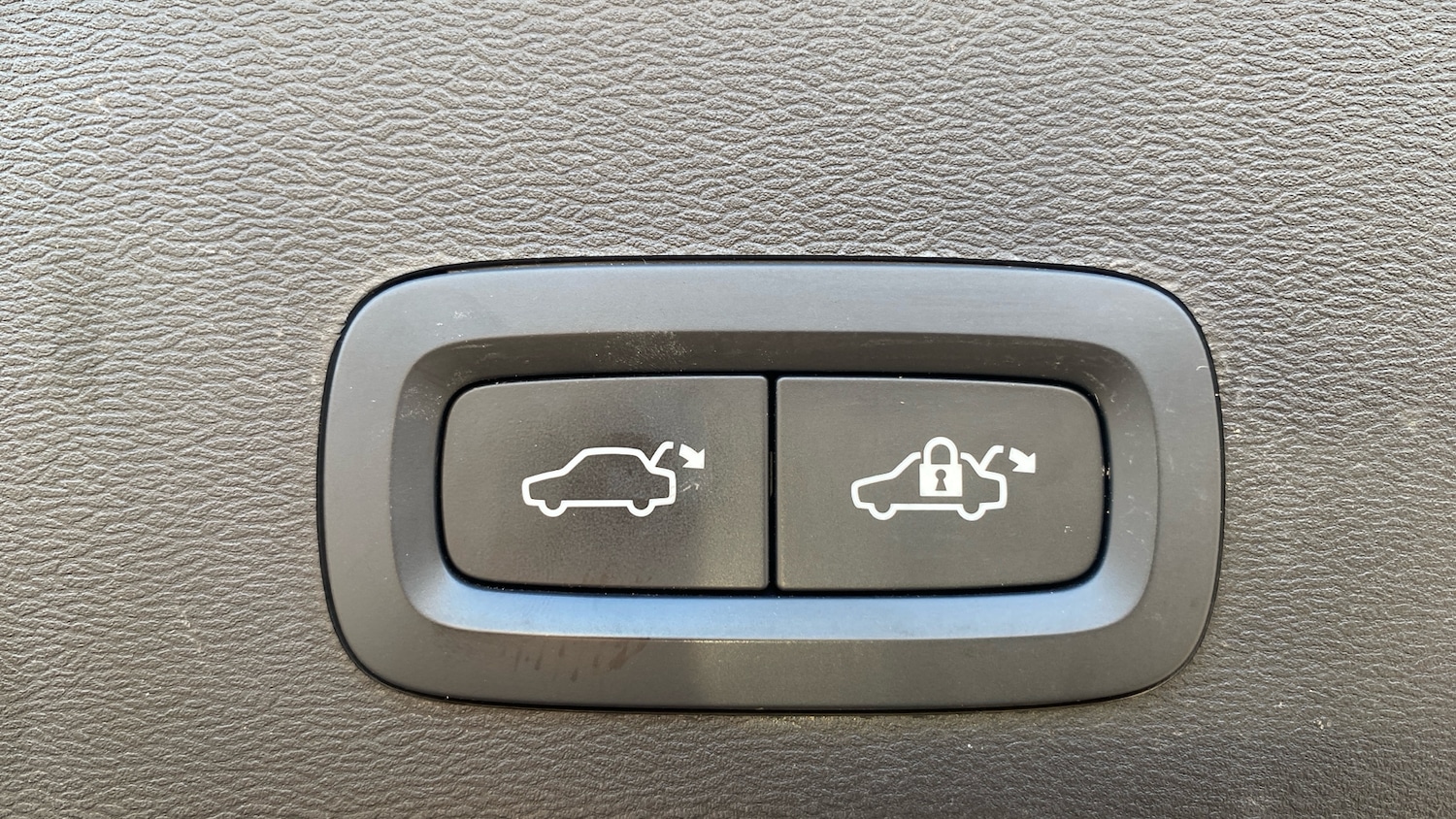 Used Volvo XC40 2022 for sale - 76653191: Photo 43