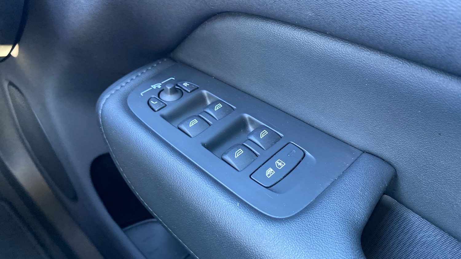 Used Volvo XC60 2023 for sale - 76653262: Photo 19