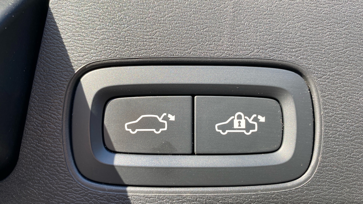 Used Volvo XC60 2023 for sale - 76653262: Photo 40