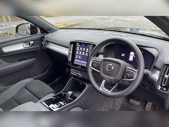 Used Volvo XC40 2025 for sale - 77282916: Photo