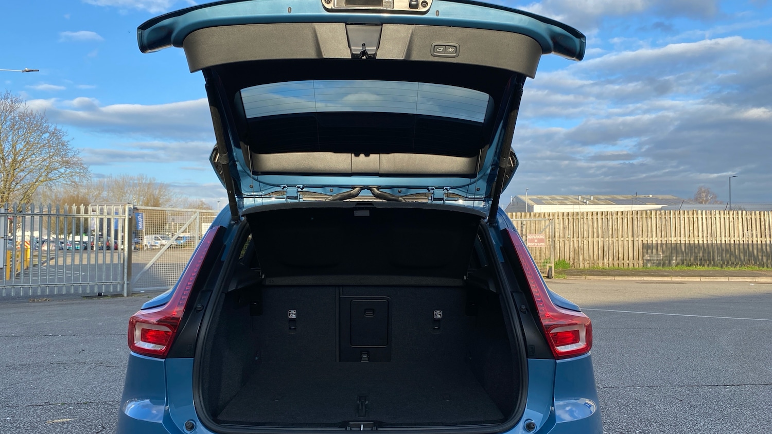 Used Volvo XC40 2025 for sale - 77834236: Photo 13