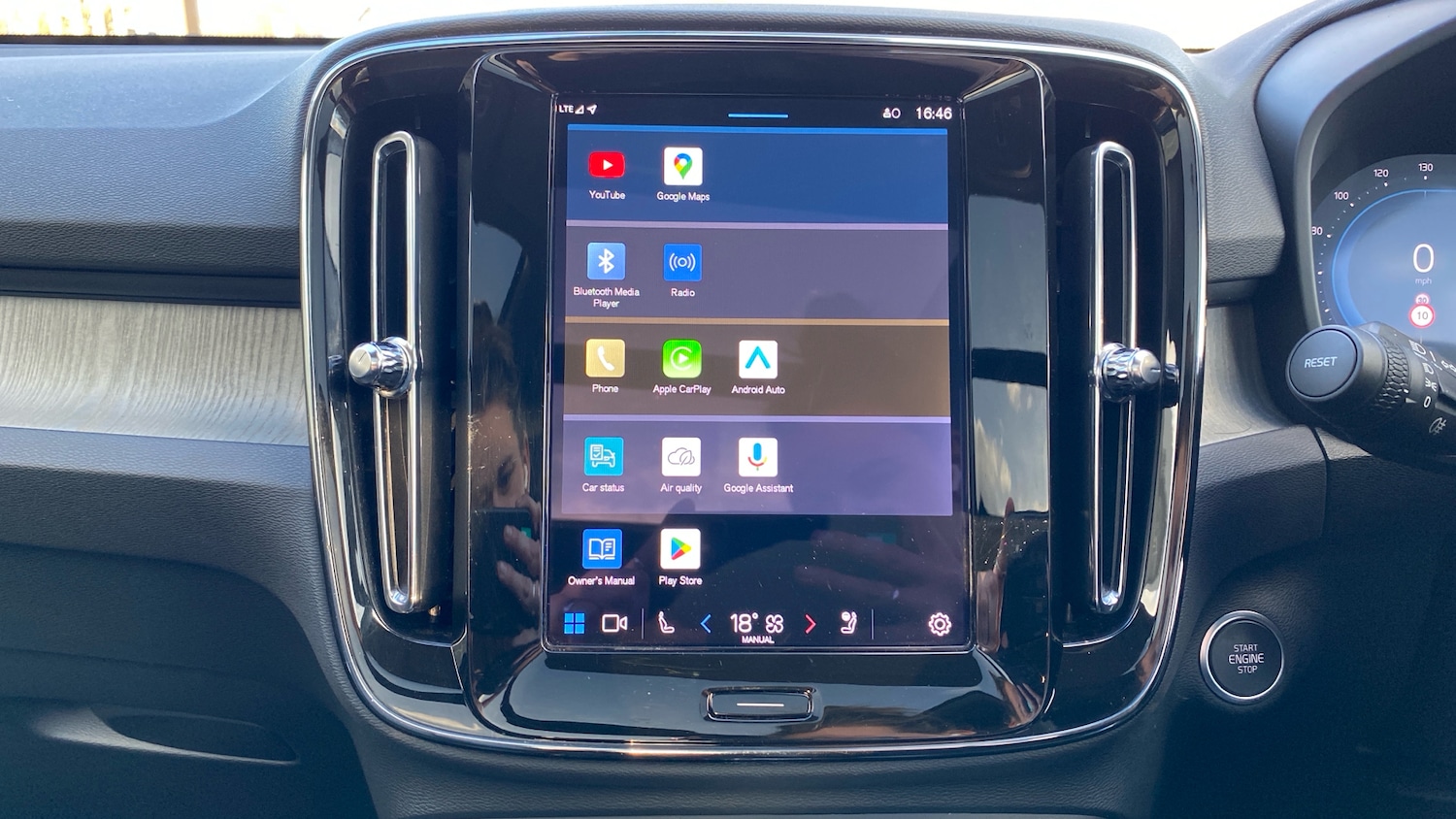 Used Volvo XC40 2025 for sale - 77834236: Photo 15