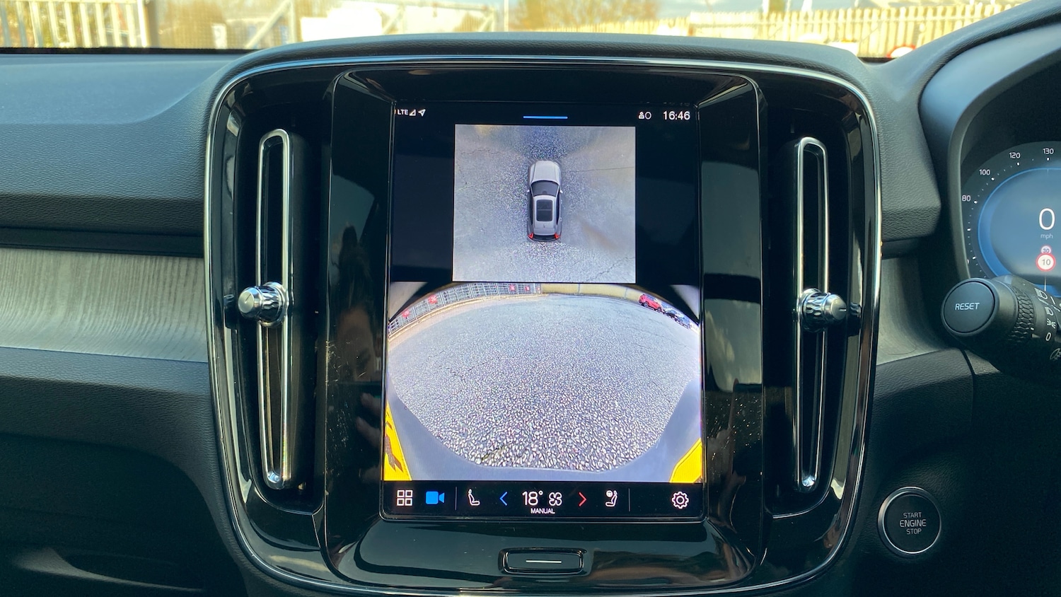 Used Volvo XC40 2025 for sale - 77834236: Photo 17