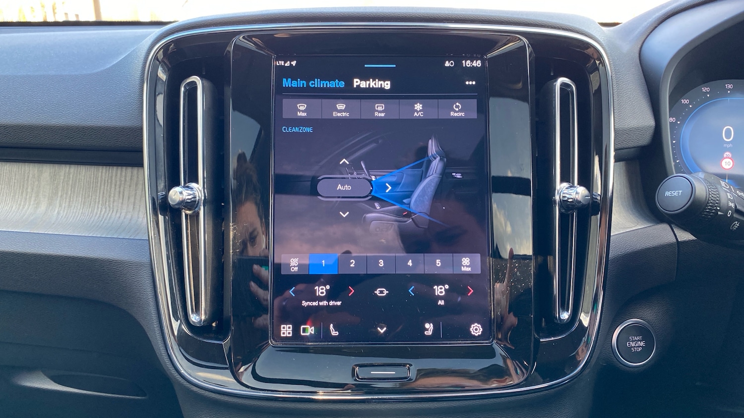 Used Volvo XC40 2025 for sale - 77834236: Photo 18