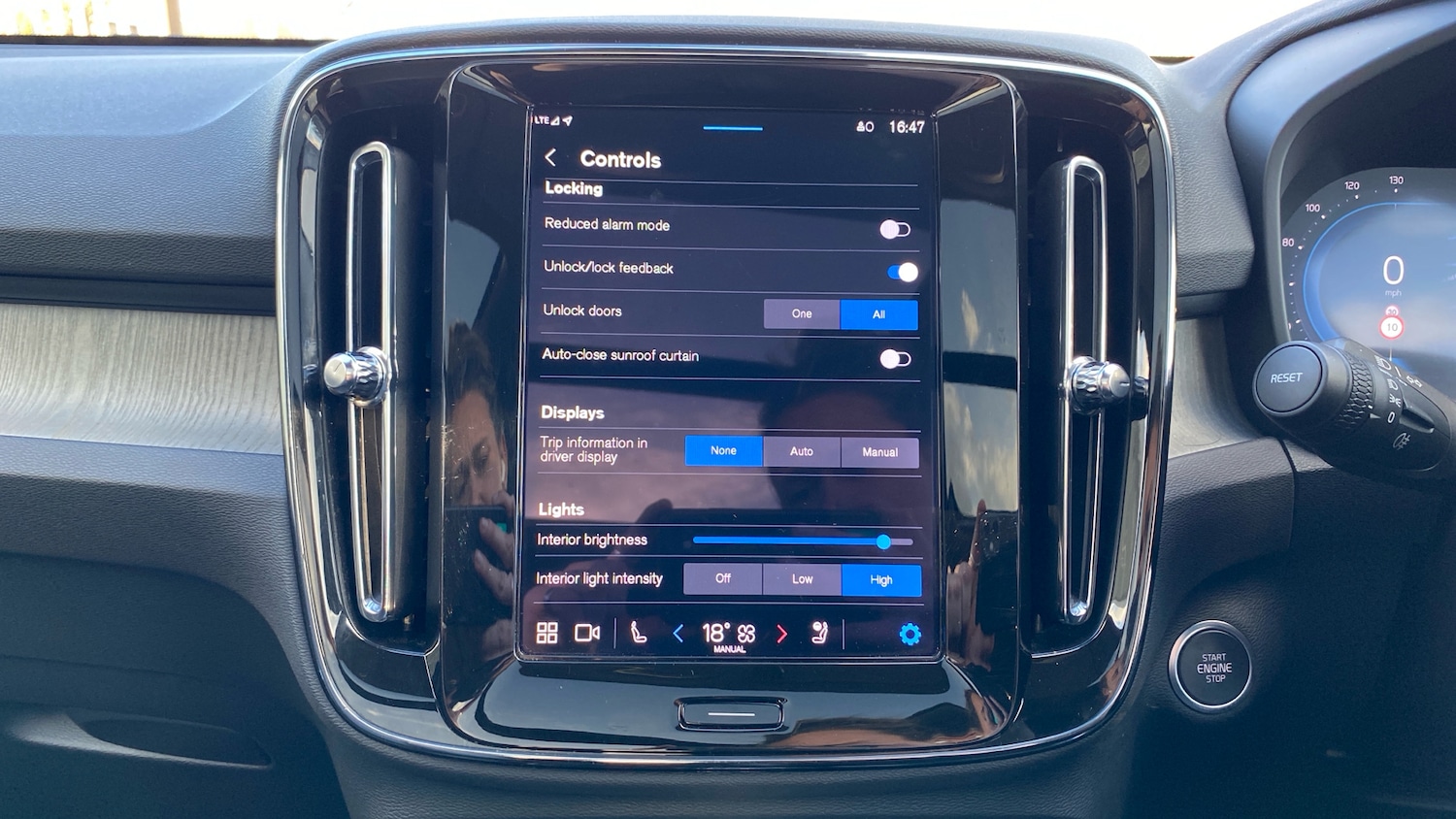 Used Volvo XC40 2025 for sale - 77834236: Photo 25