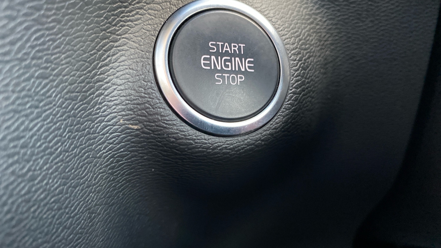 Used Volvo XC40 2025 for sale - 77834236: Photo 28