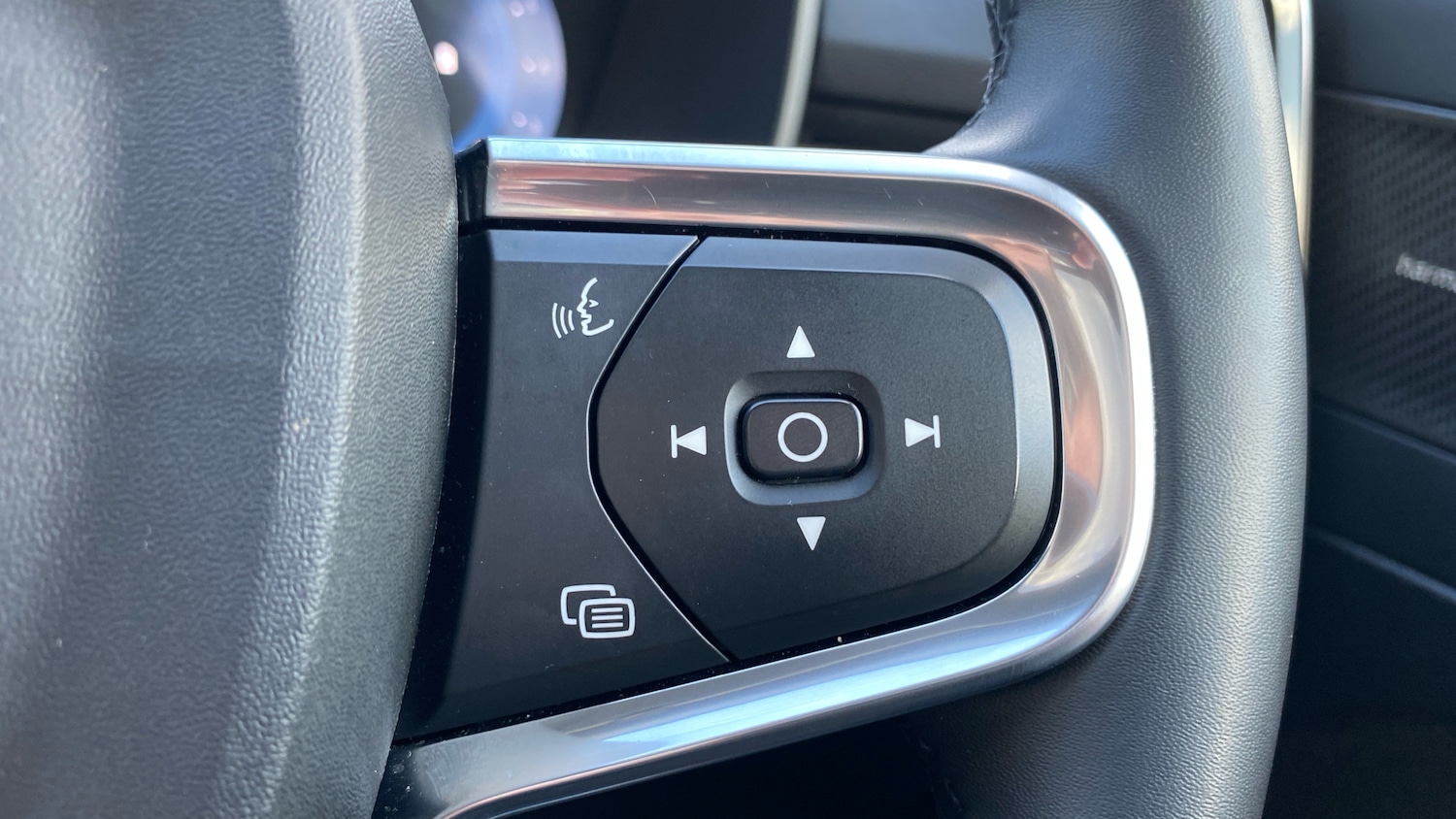 Used Volvo XC40 2025 for sale - 77834236: Photo 35