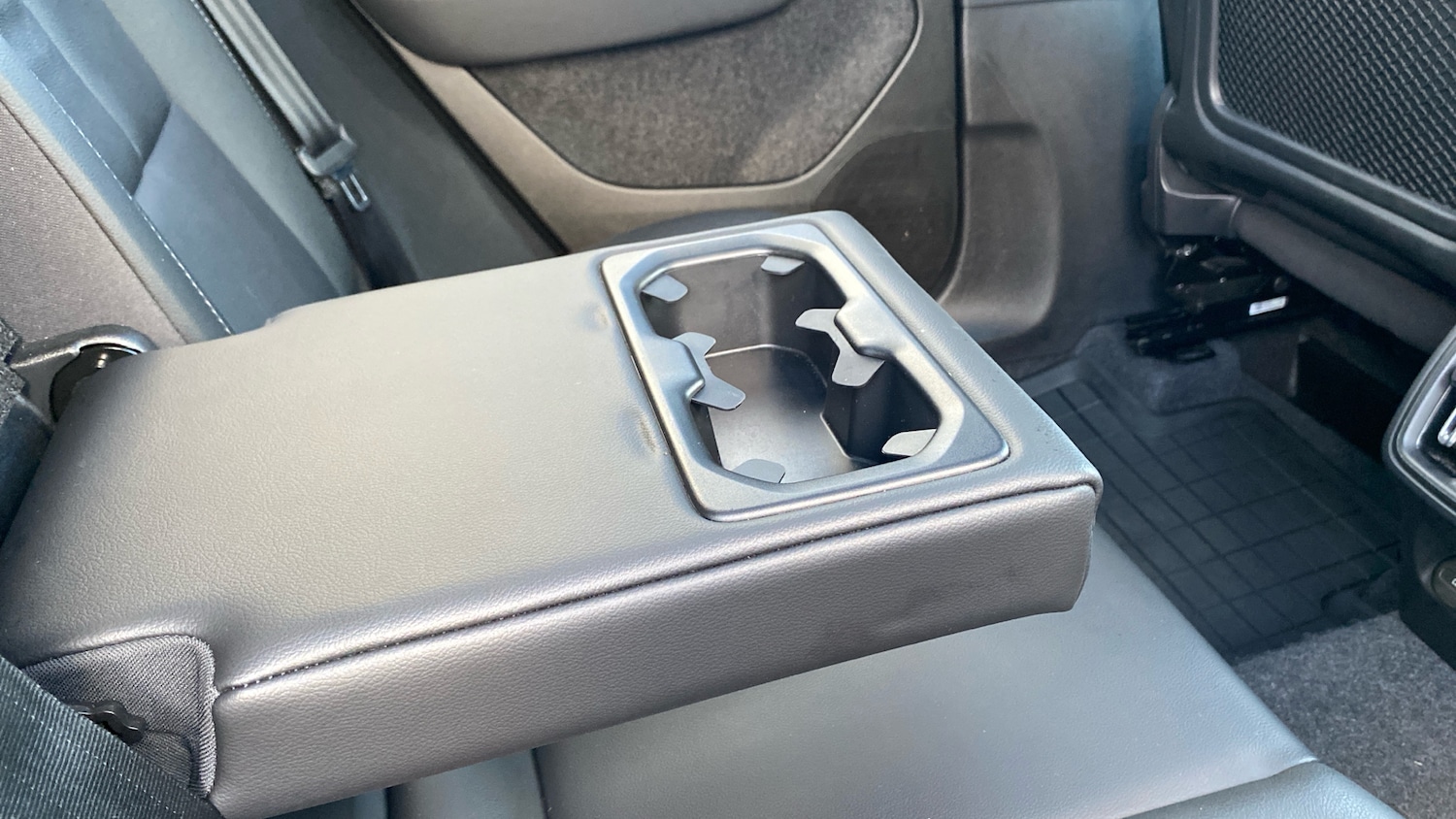 Used Volvo XC40 2025 for sale - 77834236: Photo 39