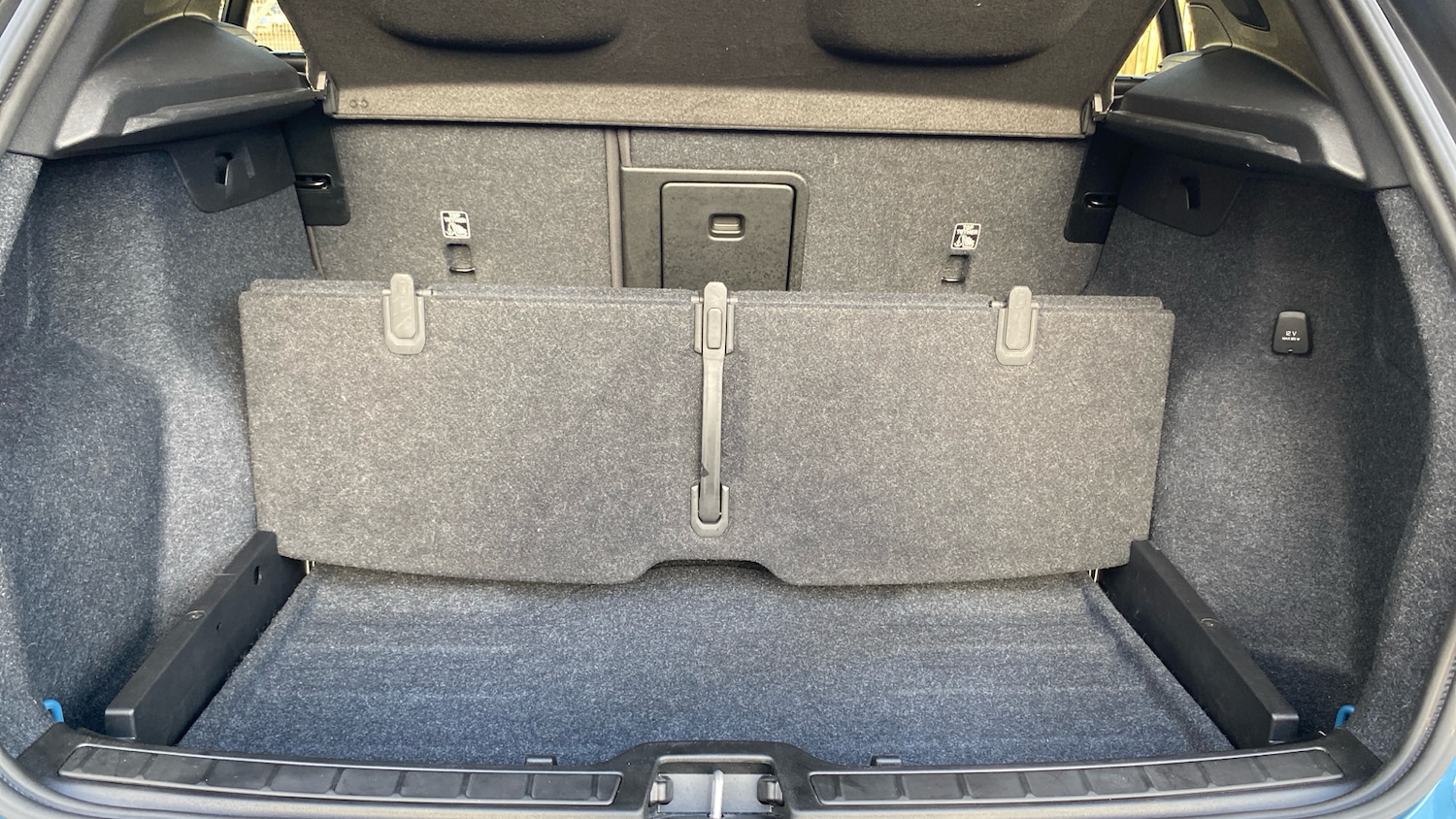 Used Volvo XC40 2025 for sale - 77834236: Photo 41