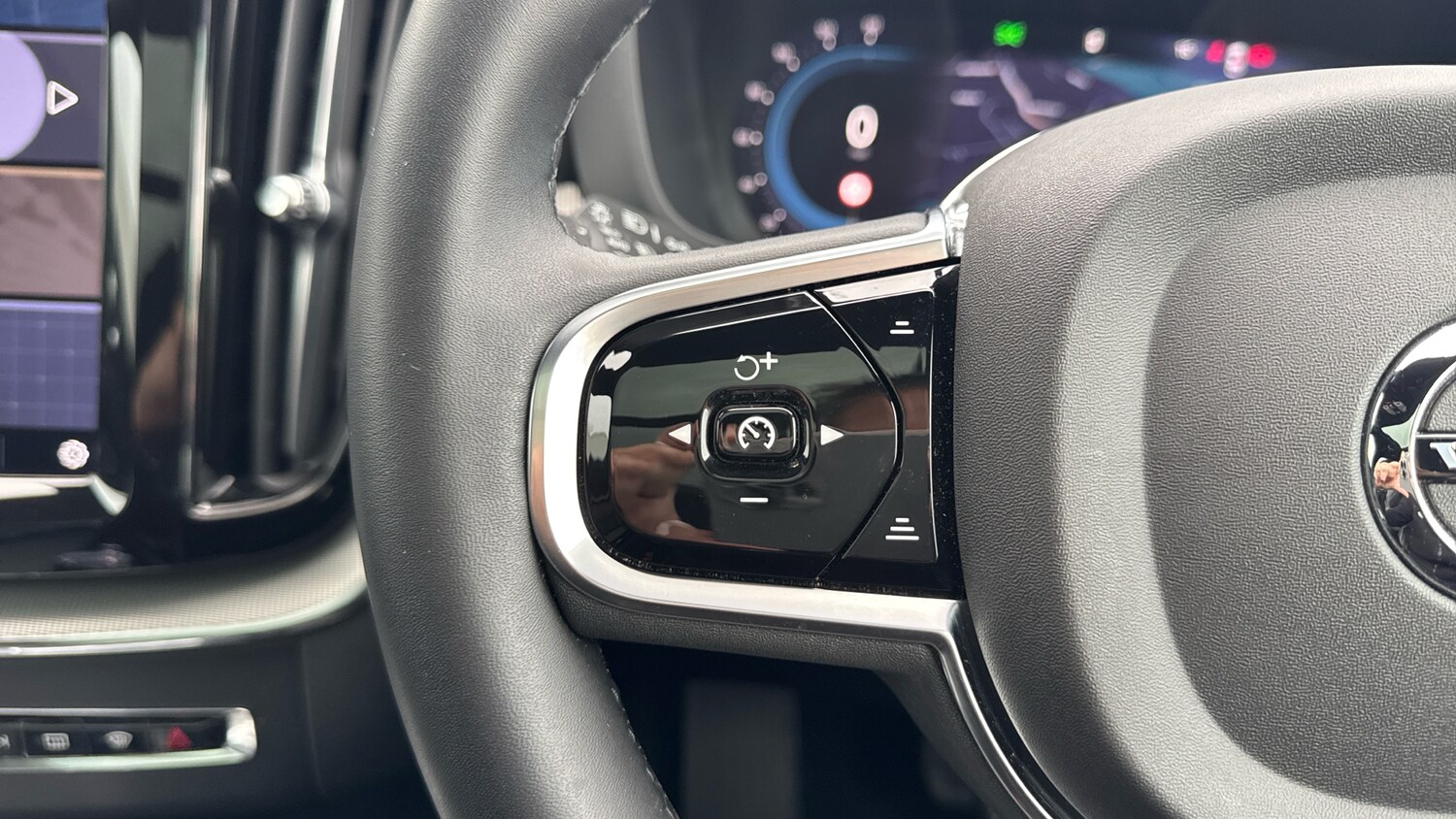 Used Volvo XC60 2024 for sale - 76653333: Photo 18