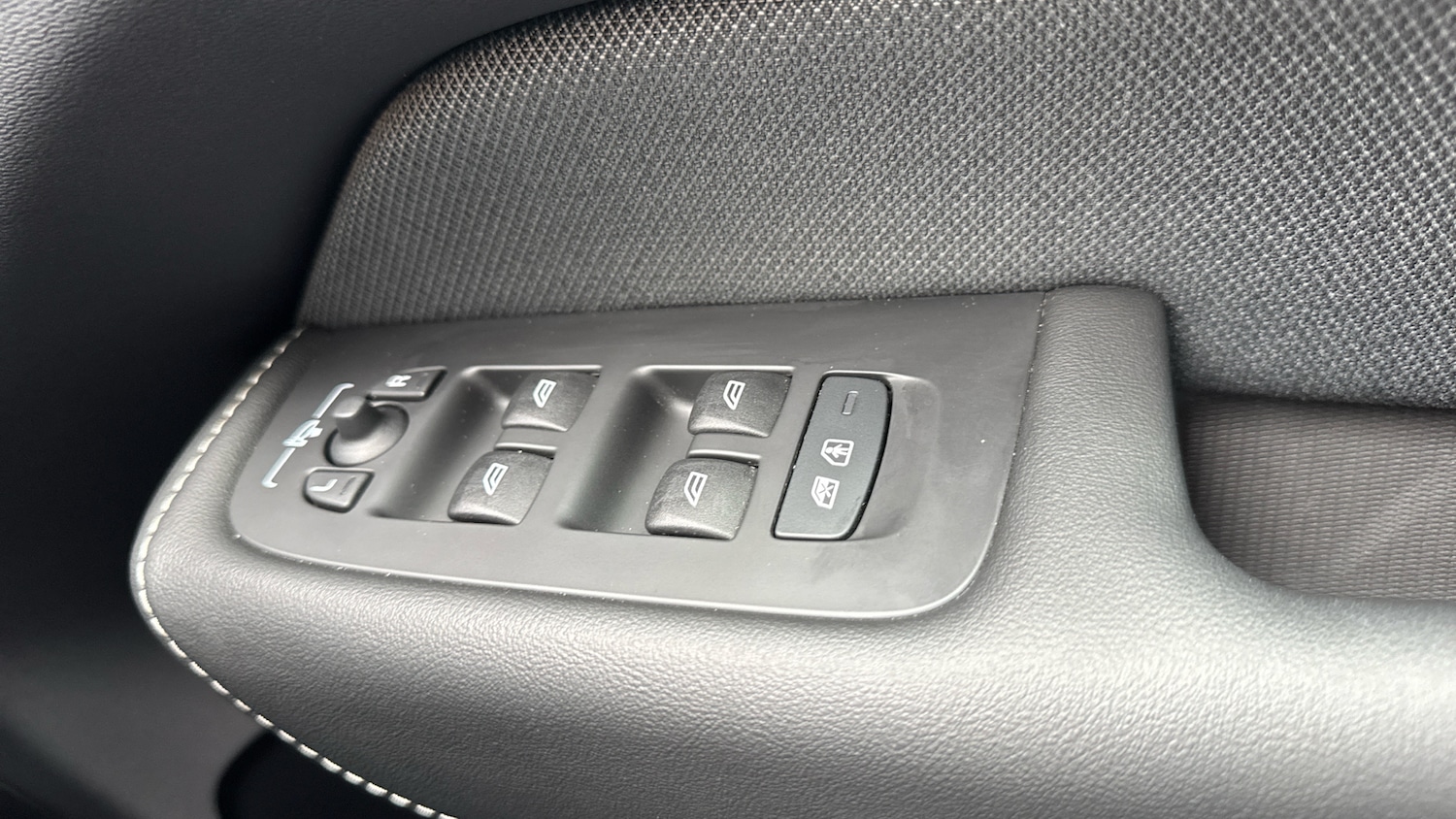 Used Volvo XC60 2024 for sale - 76653333: Photo 26