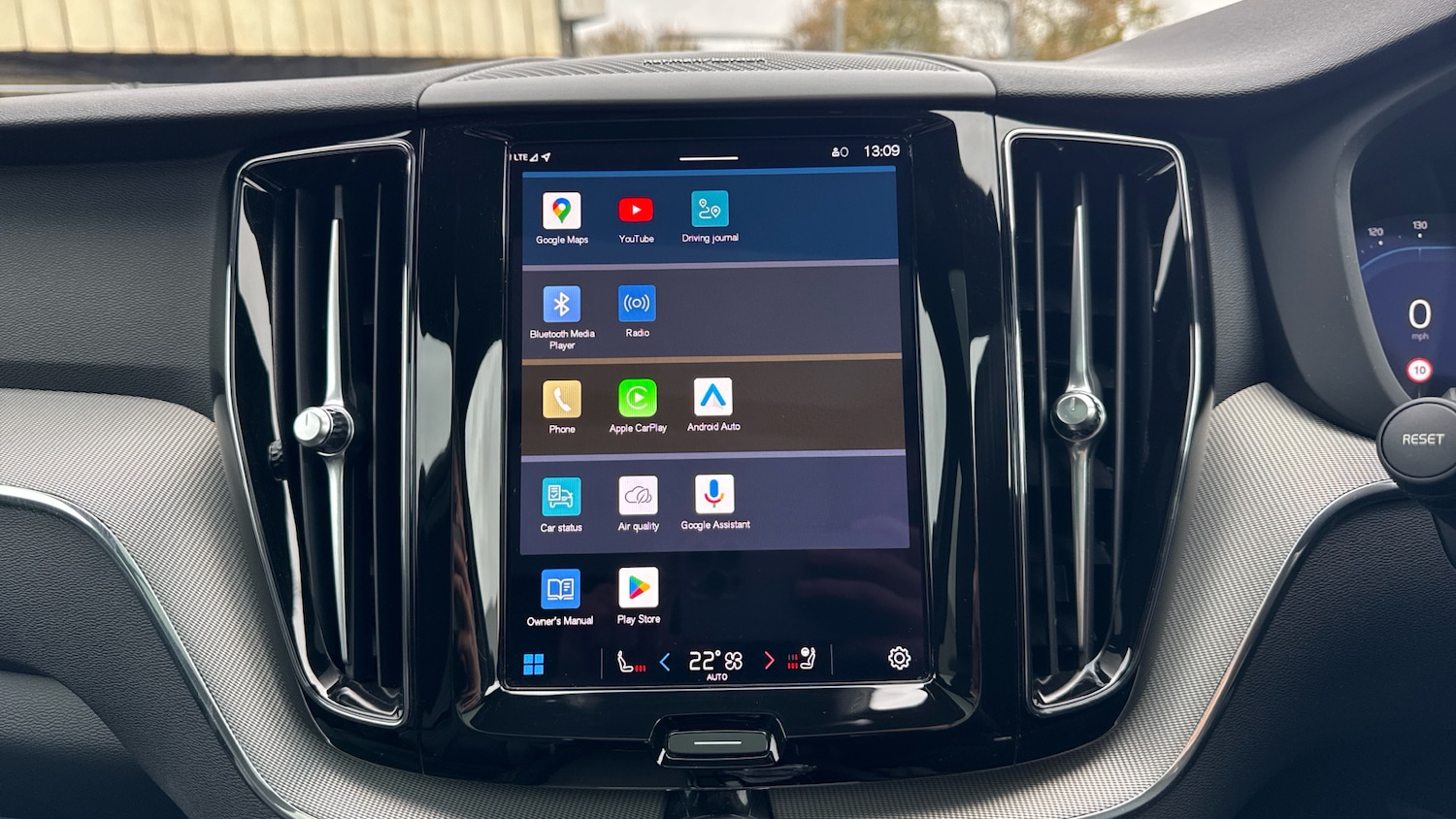 Used Volvo XC60 2024 for sale - 76653333: Photo 30