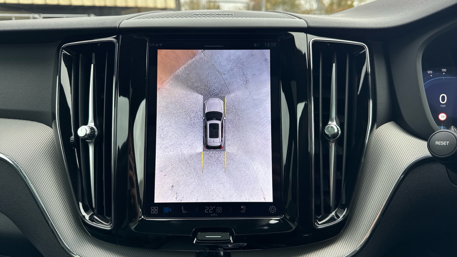 Used Volvo XC60 2024 for sale - 76653333: Photo 32