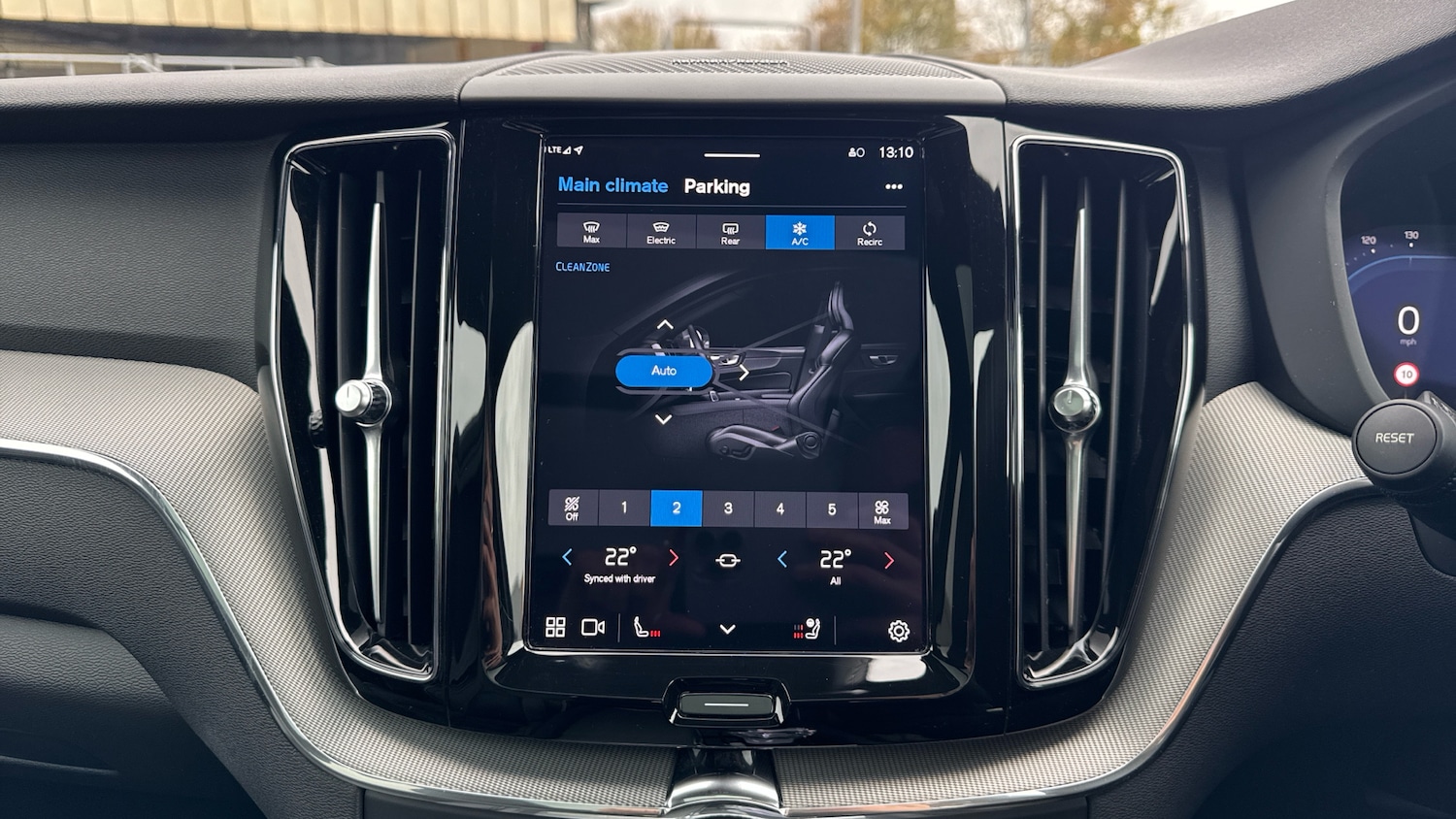 Used Volvo XC60 2024 for sale - 76653333: Photo 33