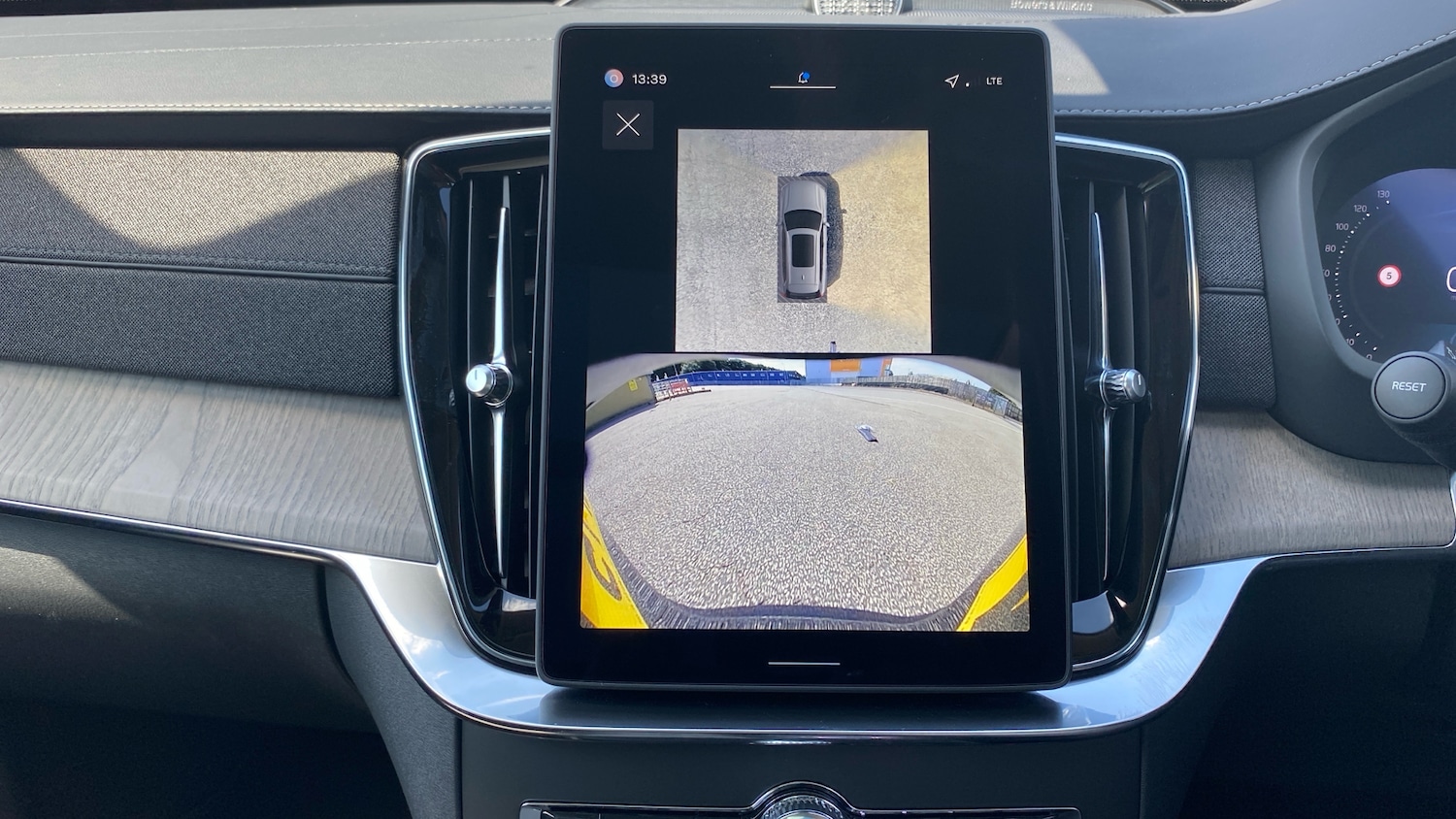 Used Volvo XC90 2025 for sale - 77167928: Photo 40