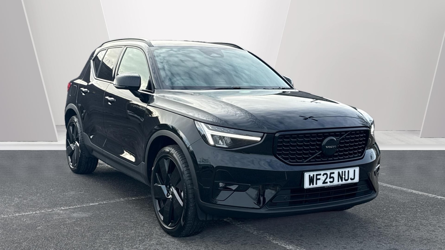 Used Volvo XC40 2025 for sale - 76653339: Photo 1