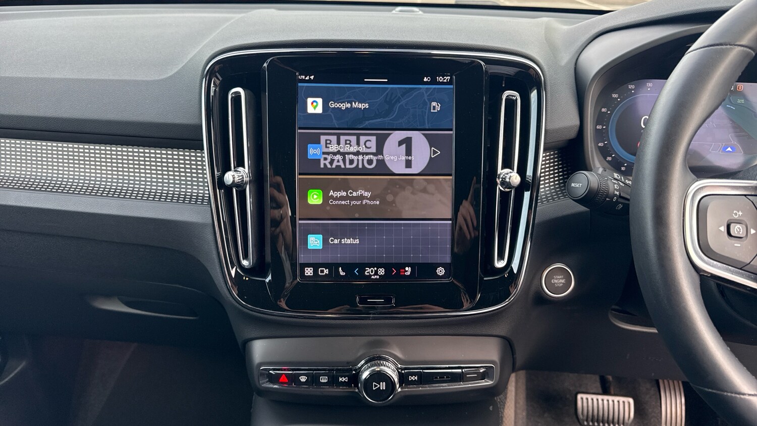 Used Volvo XC40 2025 for sale - 76653339: Photo 12