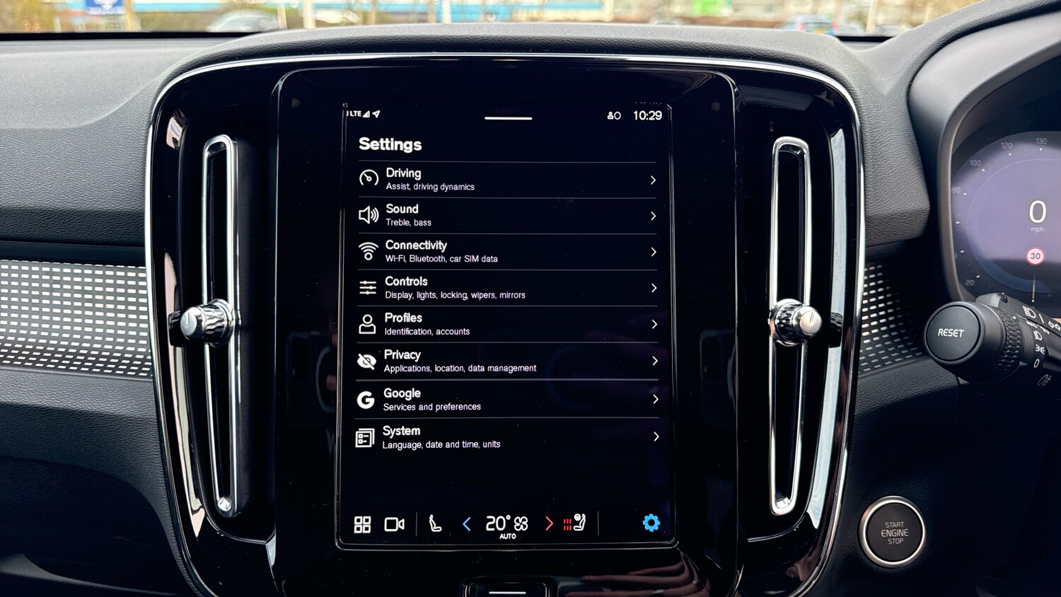 Used Volvo XC40 2025 for sale - 76653339: Photo 16