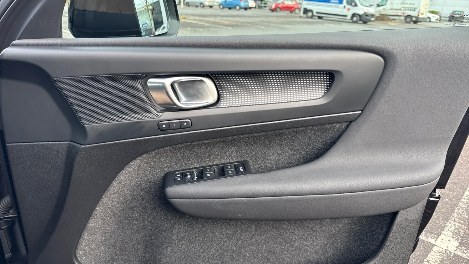 Used Volvo XC40 2025 for sale - 76653339: Photo 27