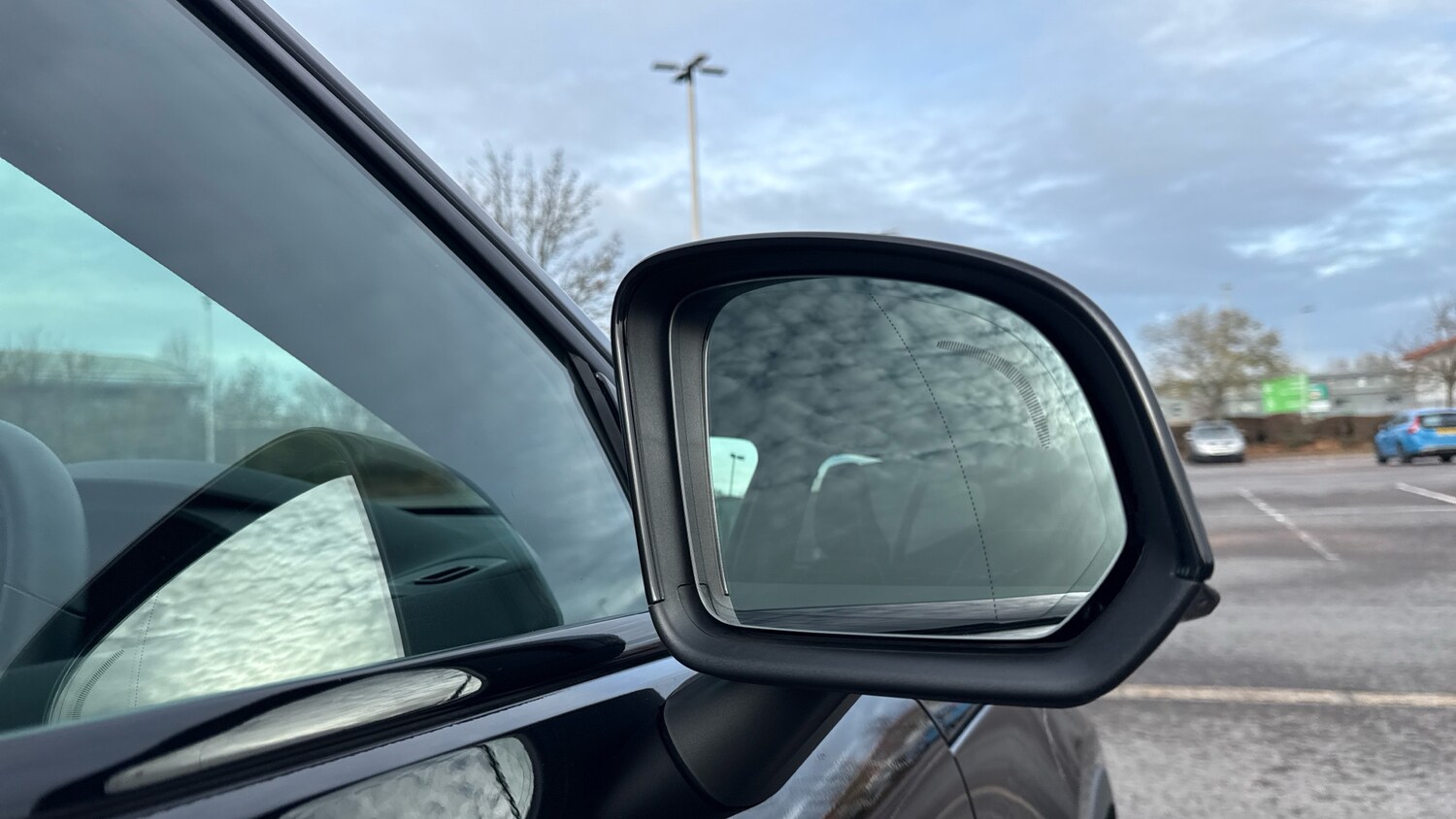 Used Volvo XC40 2025 for sale - 76653339: Photo 30