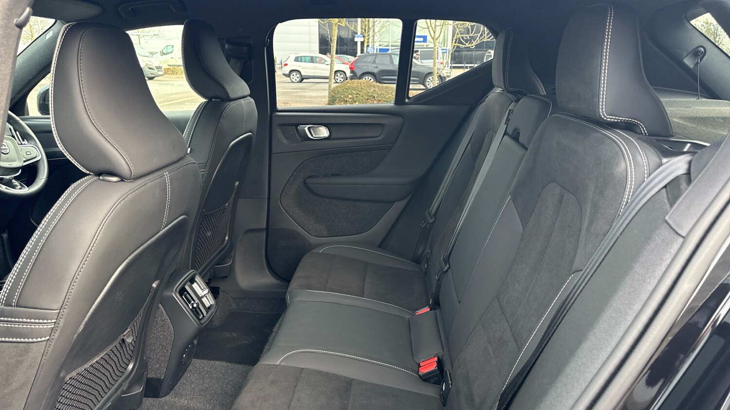 Used Volvo XC40 2025 for sale - 76653339: Photo 31