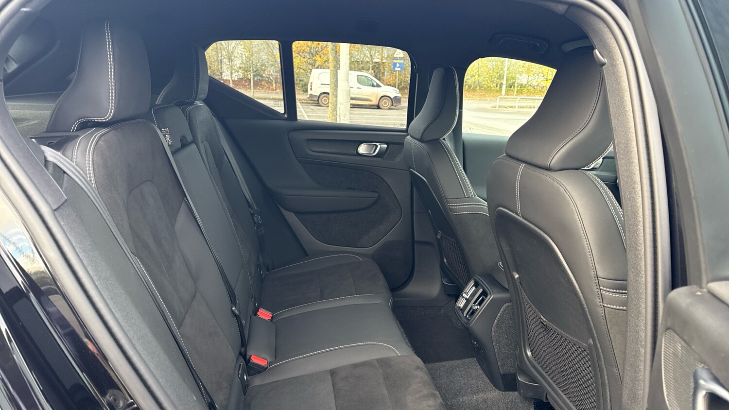 Used Volvo XC40 2025 for sale - 76653339: Photo 6