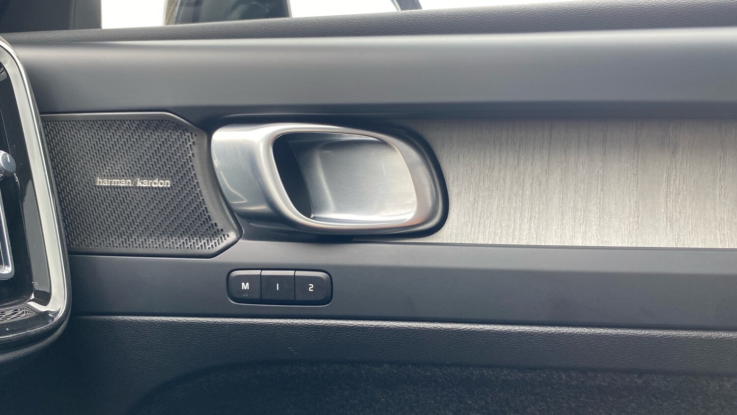 Used Volvo XC40 2025 for sale - 75983045: Photo 15