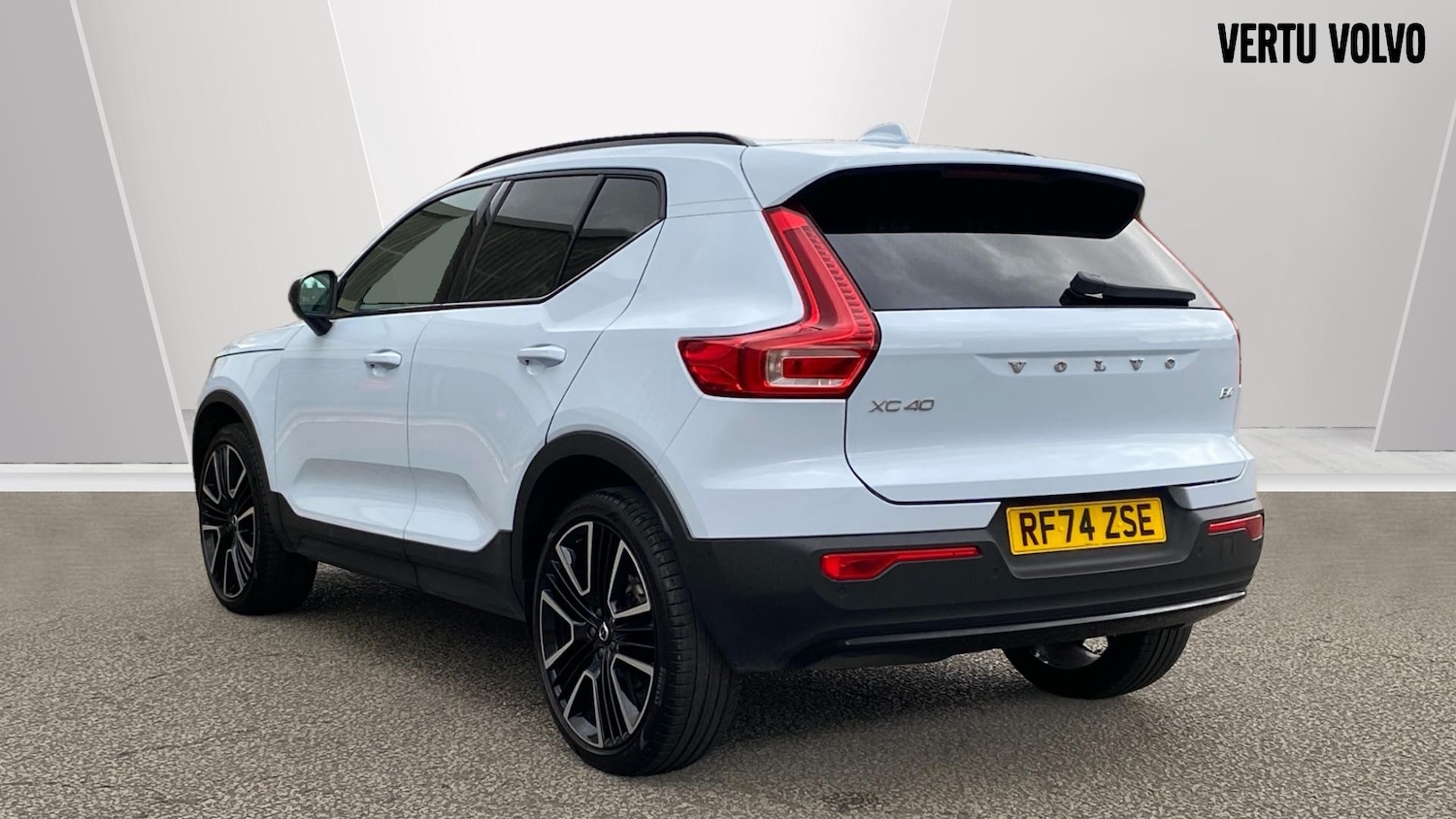 Used Volvo XC40 2025 for sale - 75983045: Photo 2