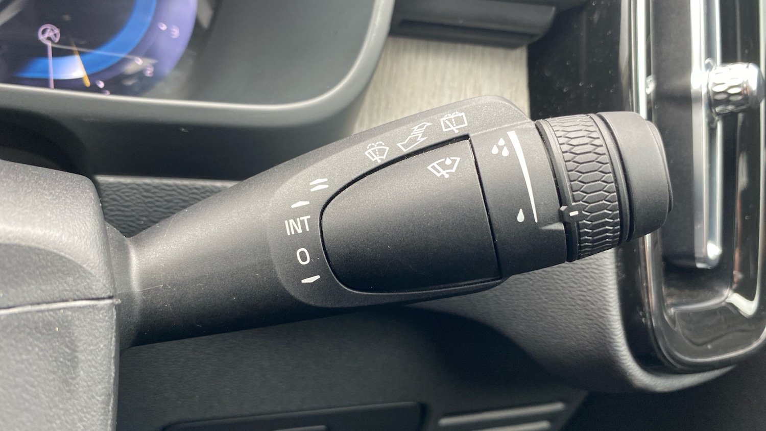 Used Volvo XC40 2025 for sale - 75983045: Photo 24