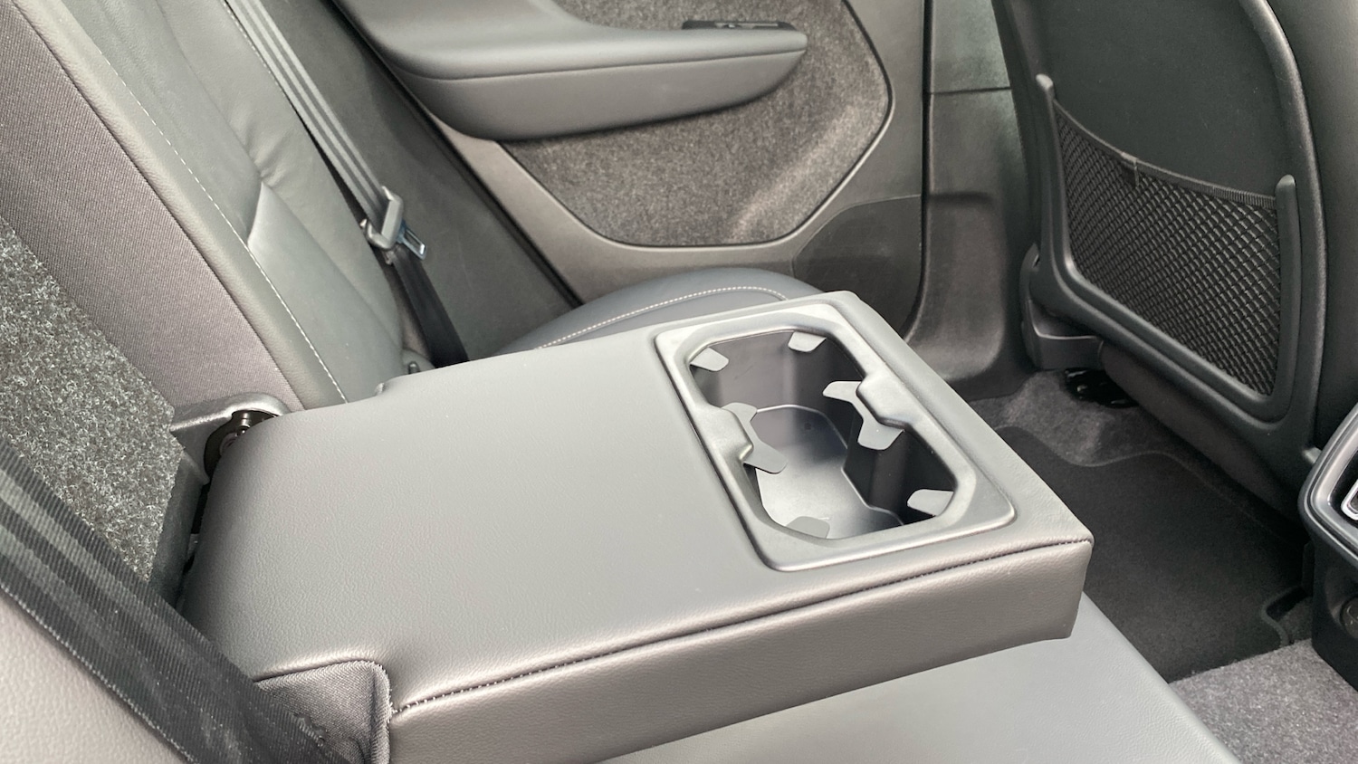 Used Volvo XC40 2025 for sale - 75983045: Photo 25