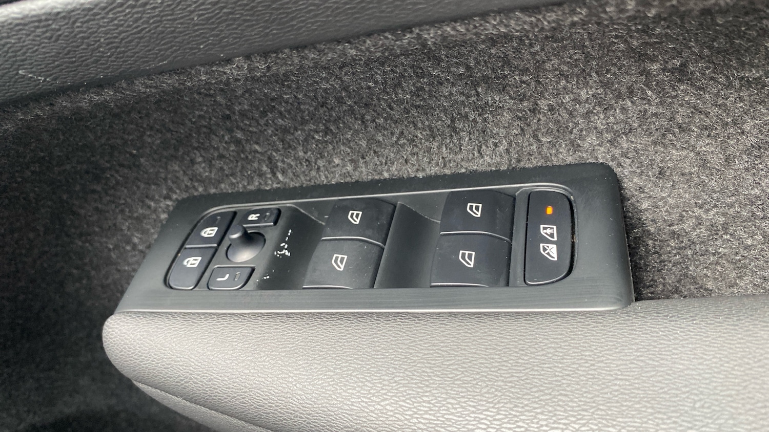 Used Volvo XC40 2025 for sale - 75983045: Photo 26