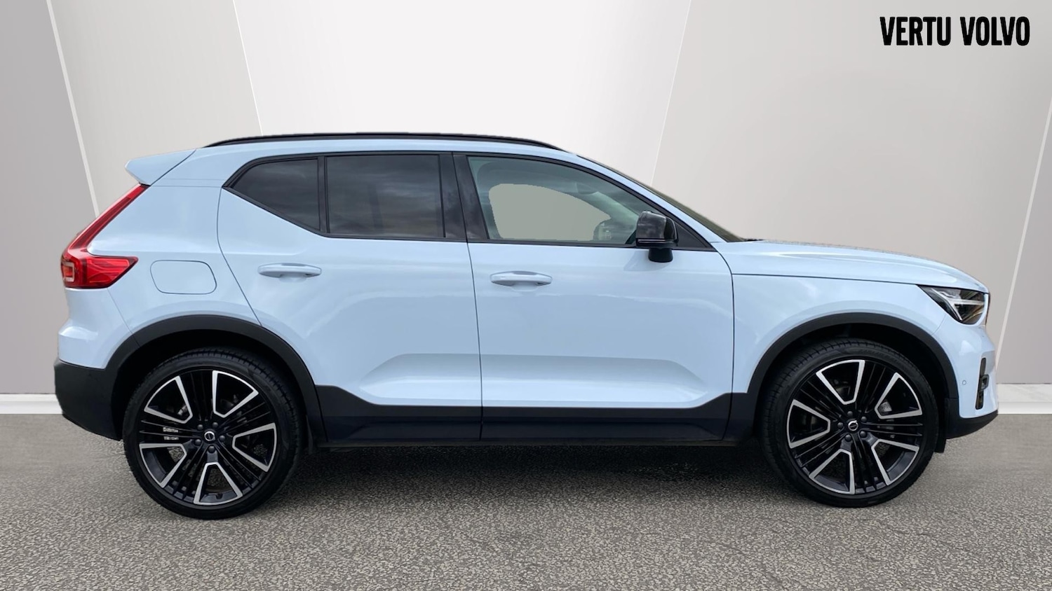 Used Volvo XC40 2025 for sale - 75983045: Photo 3