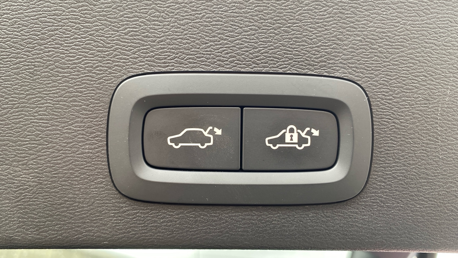 Used Volvo XC40 2025 for sale - 75983045: Photo 32