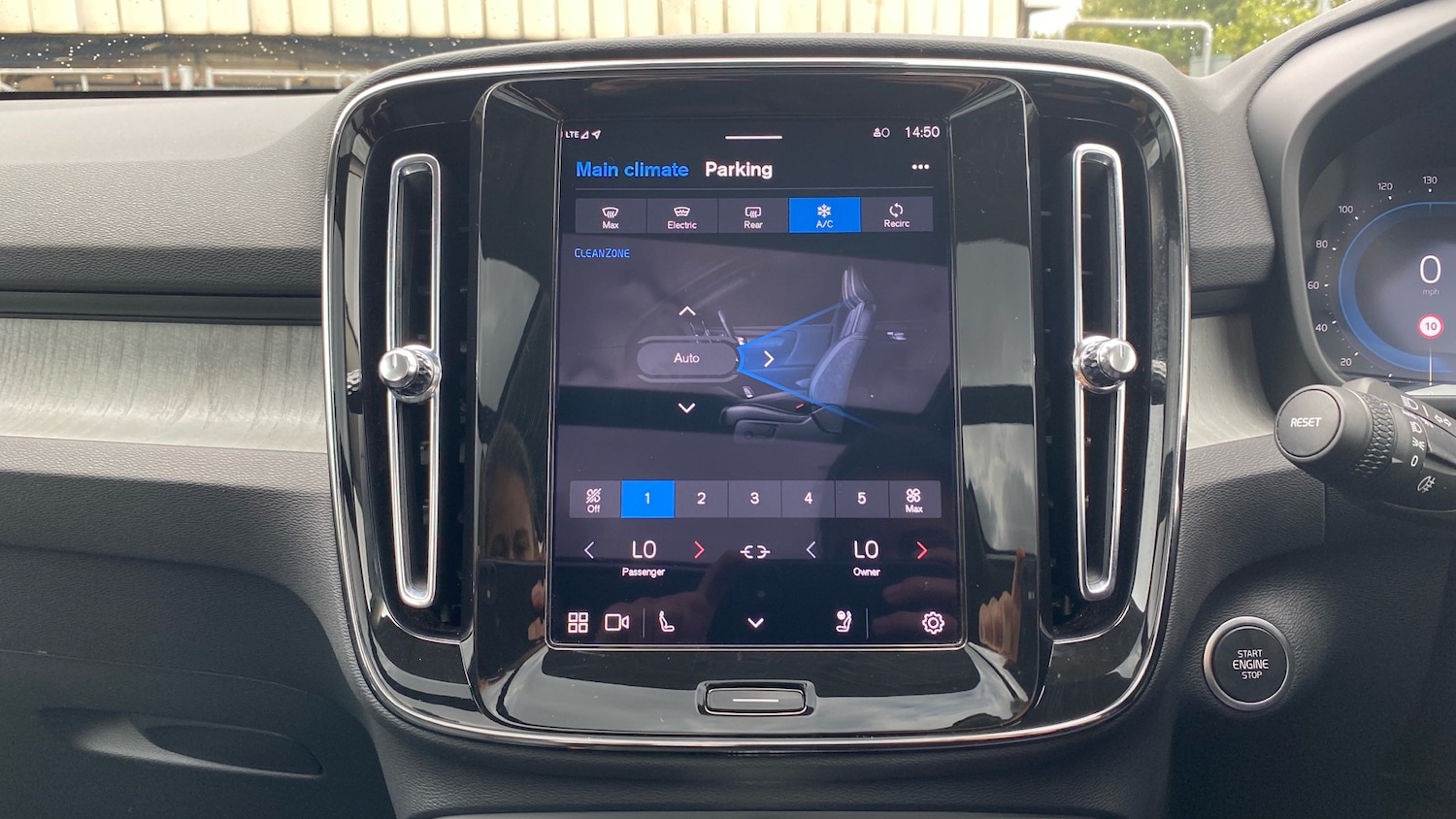 Used Volvo XC40 2025 for sale - 75983045: Photo 36