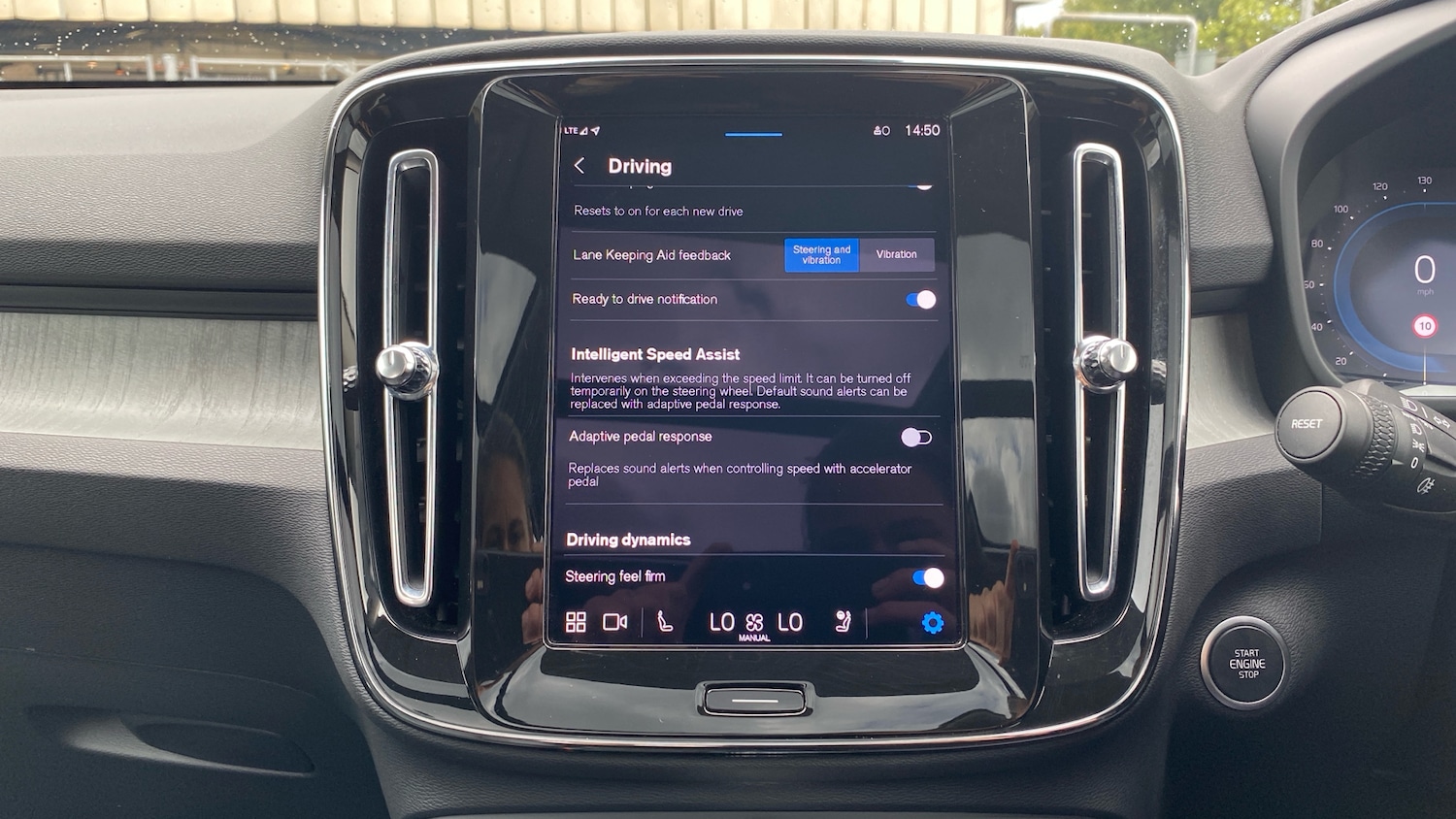 Used Volvo XC40 2025 for sale - 75983045: Photo 40