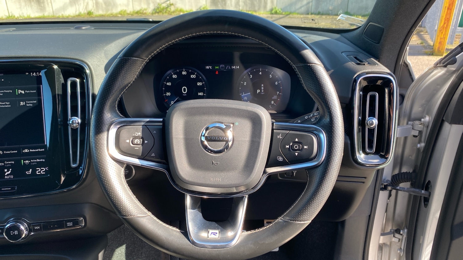 Used Volvo XC40 2019 for sale - 77973869: Photo 10