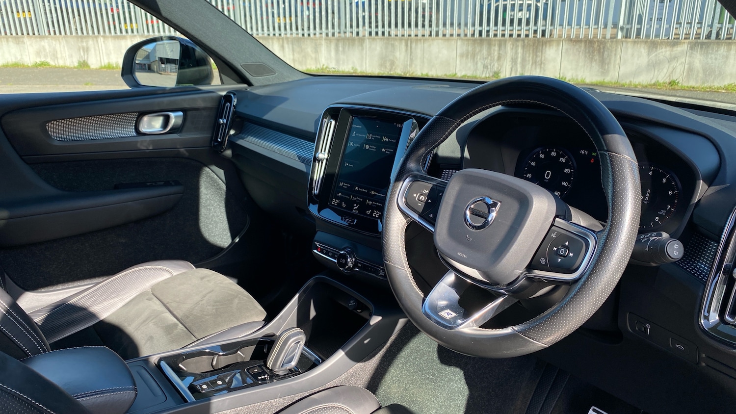 Used Volvo XC40 2019 for sale - 77973869: Photo 4