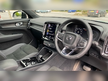 Used Volvo XC40 2023 for sale - 78390210: Photo