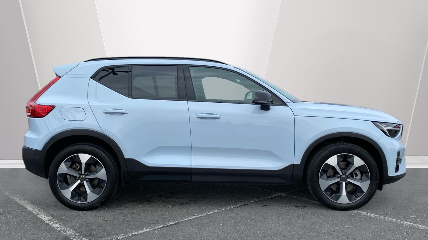 Used Volvo XC40 2025 for sale - 76653231: Photo 3