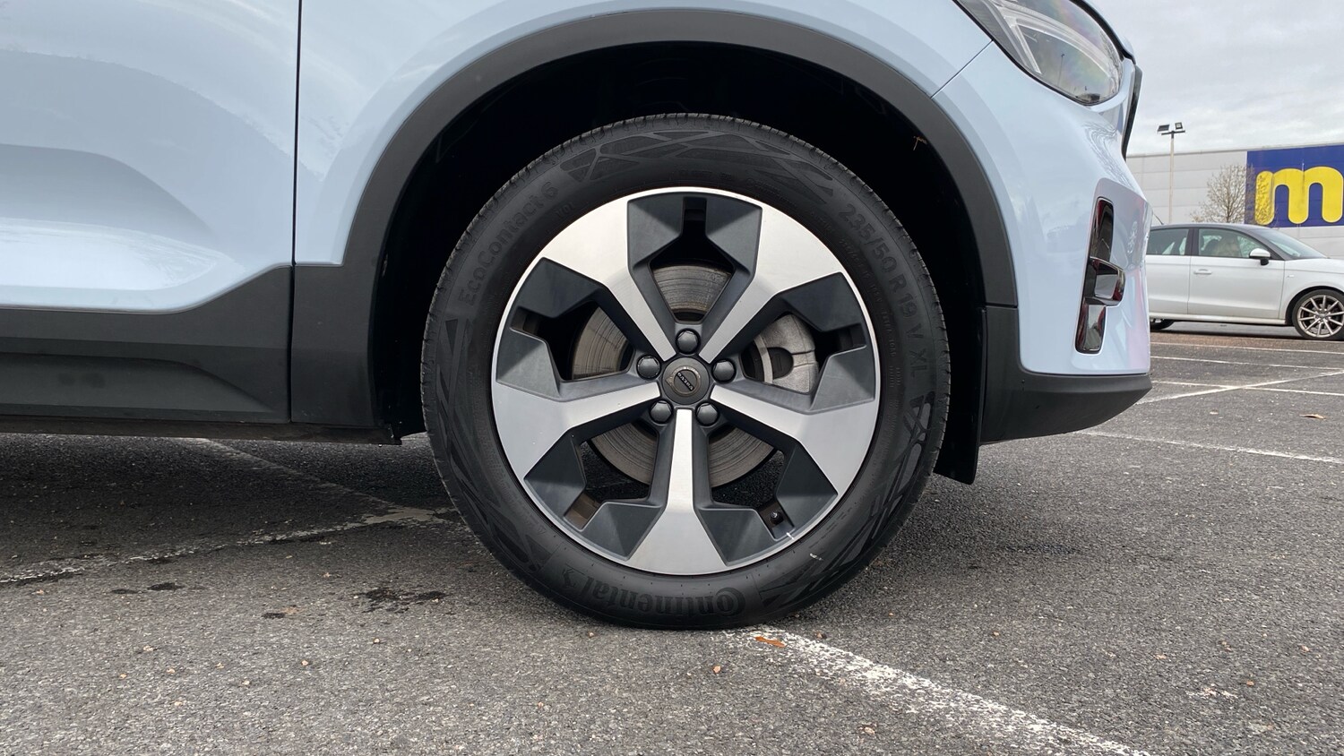 Used Volvo XC40 2025 for sale - 76653231: Photo 9