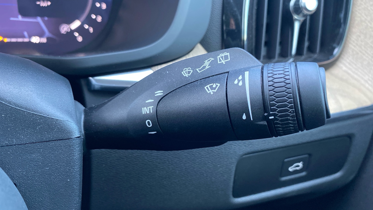 Used Volvo XC60 2025 for sale - 76818719: Photo 24