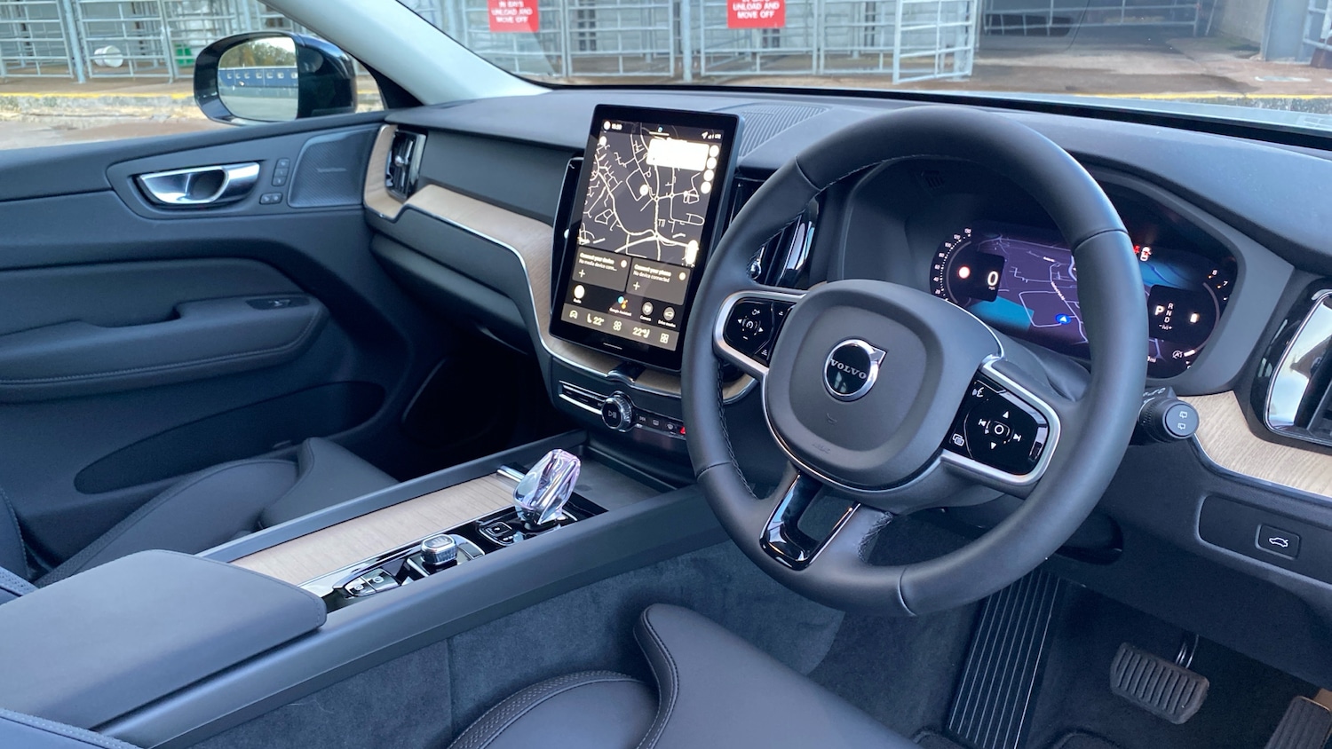 Used Volvo XC60 2025 for sale - 76818719: Photo 5