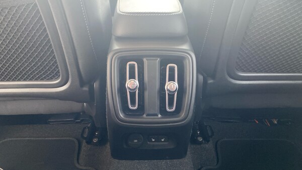 Used Volvo XC40 2024 for sale - 75358463: Photo 42
