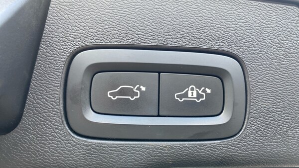 Used Volvo XC60 2022 for sale - 75638086: Photo 38