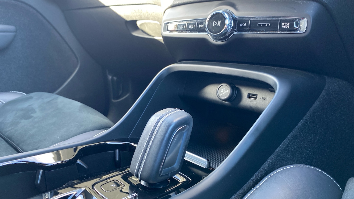 Used Volvo XC40 2022 for sale - 76653254: Photo 14