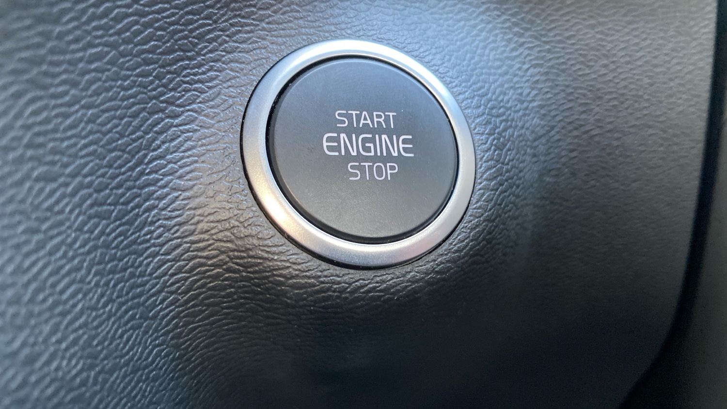 Used Volvo XC40 2023 for sale - 78150517: Photo 25