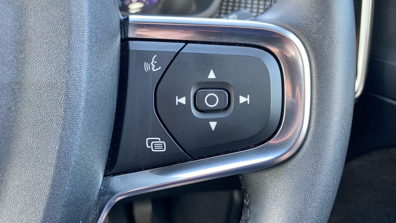 Used Volvo XC40 2023 for sale - 78150517: Photo 29