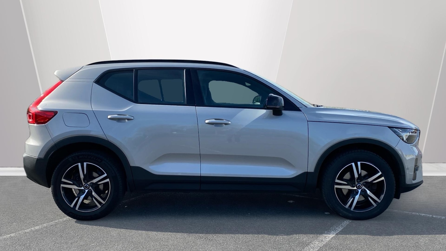 Used Volvo XC40 2023 for sale - 78150517: Photo 3