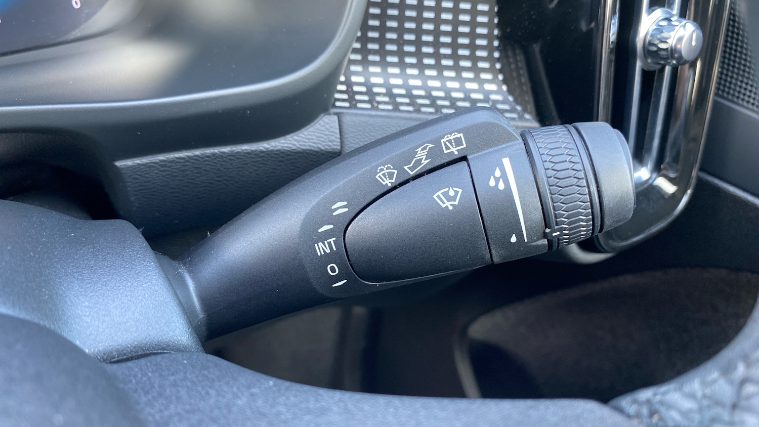 Used Volvo XC40 2023 for sale - 78150517: Photo 30